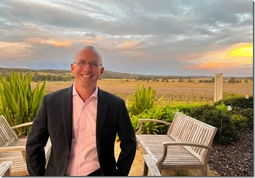 Read more about the article Adrian Reid – Enlightened Stock Trading With 12 Trading Systems Download